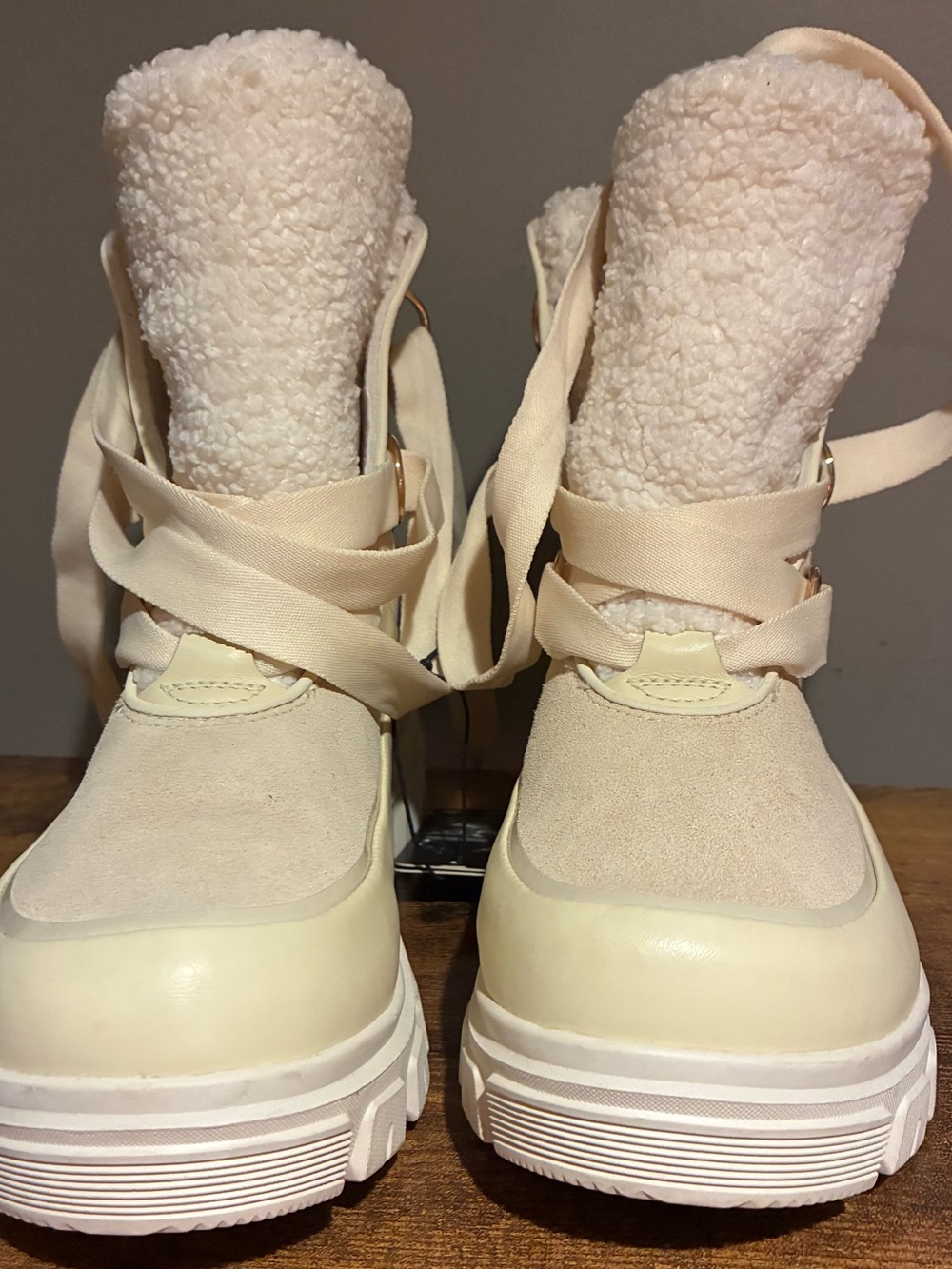 Sorel Tivoli V Resort Waterproof  Lace-Up Boots Honey white   NL5112-2